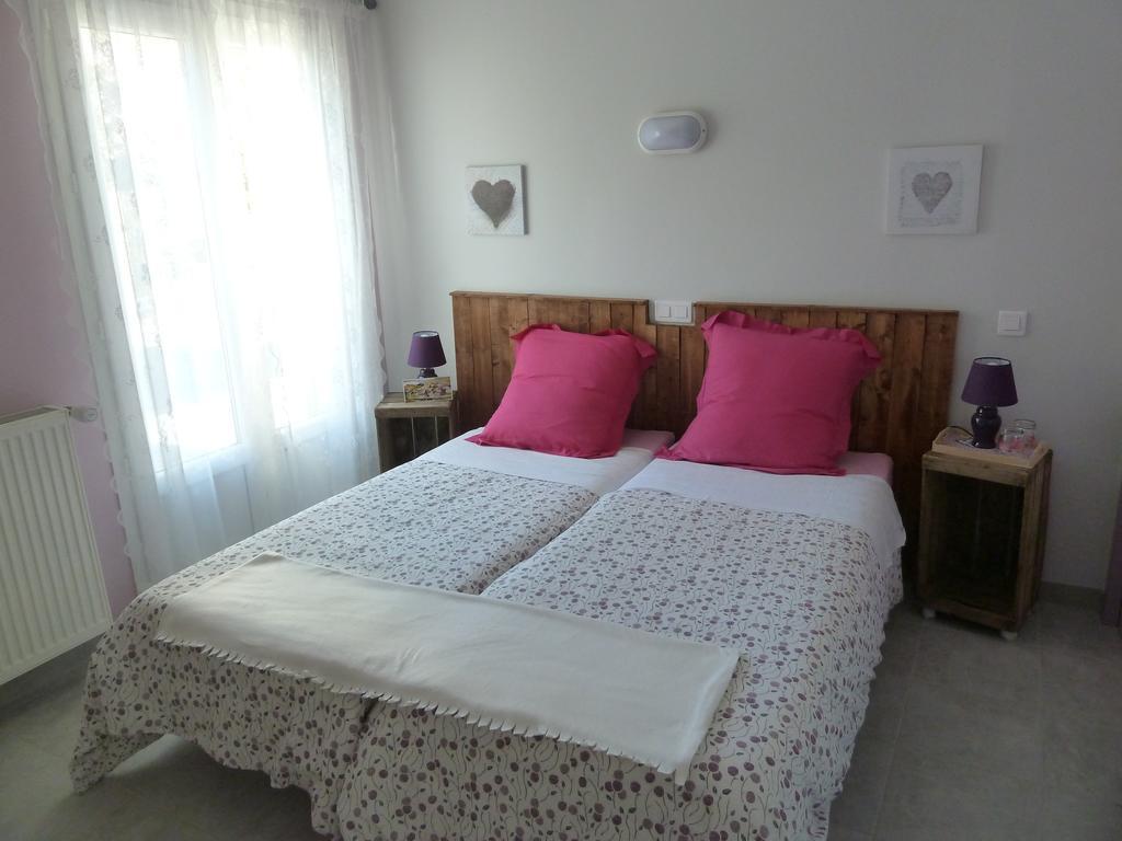 Gite Des Monges Sisteron Zimmer foto
