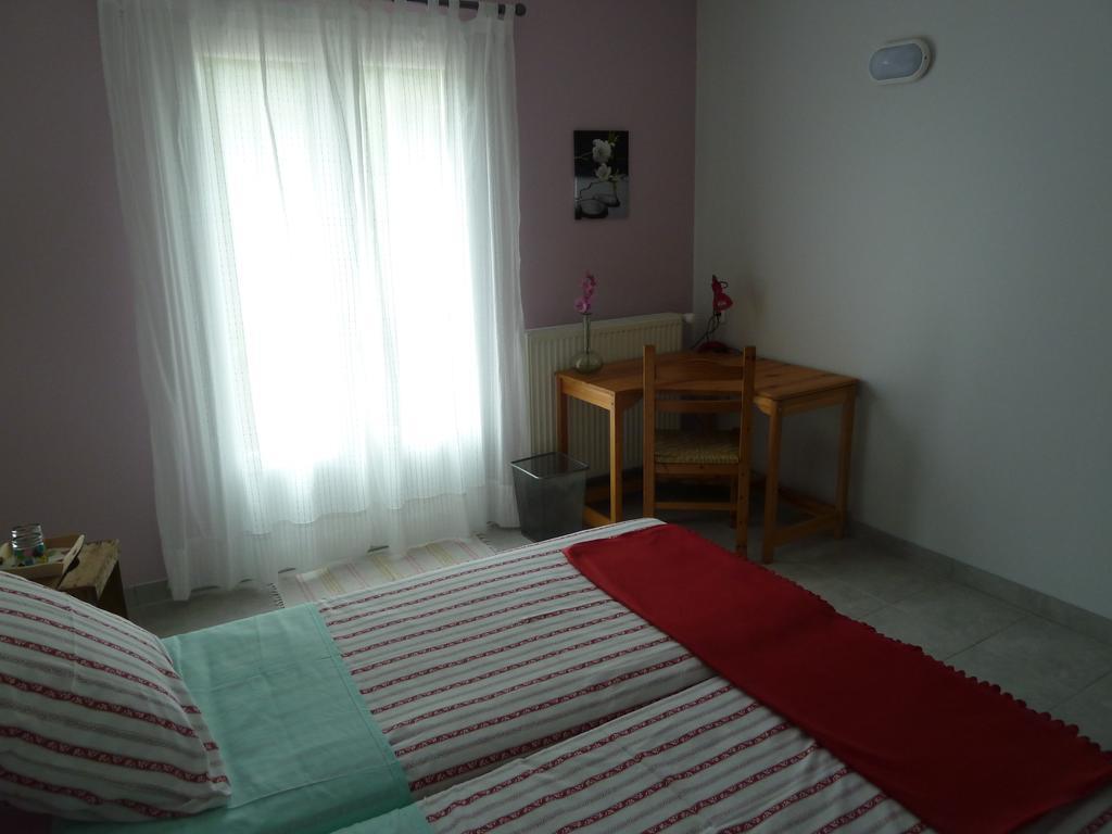Gite Des Monges Sisteron Zimmer foto